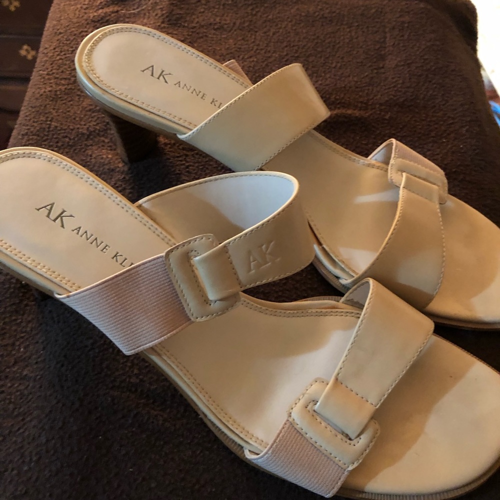 Anne Klein Cute slip on heels